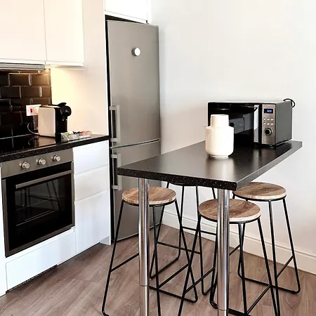Deluxe Centre Two Bedroom - Grand House Apartamento