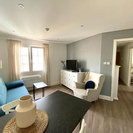 Deluxe Centre Two Bedroom - Grand House * Gibraltar