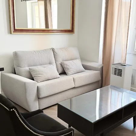 Apartment Deluxe Centre Two Bedroom - Grand House