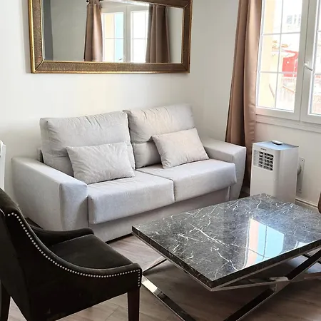 Apartment Deluxe Centre Two Bedroom - Grand House *
