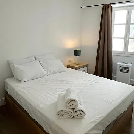 Deluxe Centre Two Bedroom - Grand House *