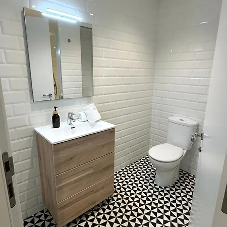 Apartment Deluxe Centre Two Bedroom - Grand House Gibraltar