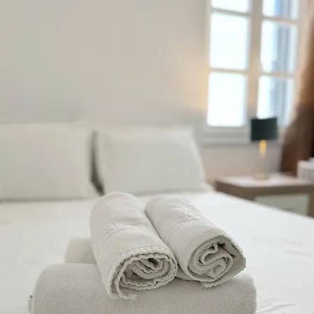 Apartment Deluxe Centre Two Bedroom - Grand House *