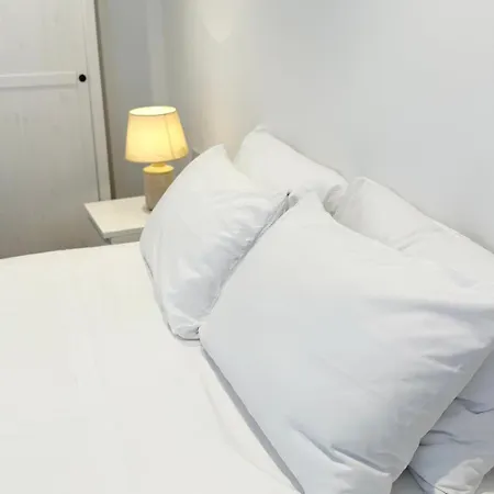 Apartment Deluxe Centre Two Bedroom - Grand House