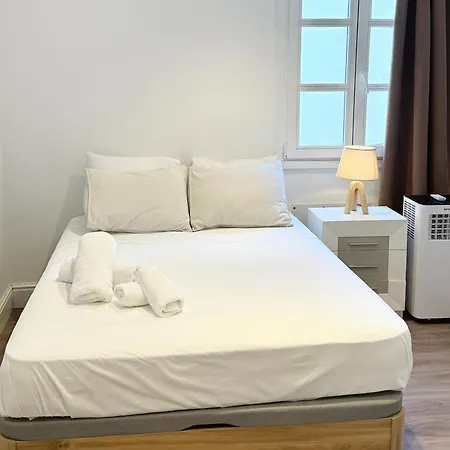 Deluxe Centre Two Bedroom - Grand House *