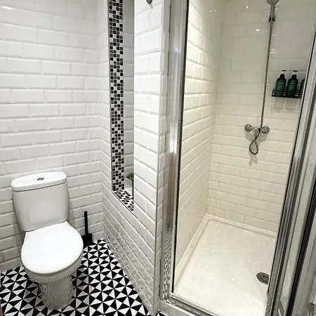 Deluxe Centre Two Bedroom - Grand House Apartment Gibraltar